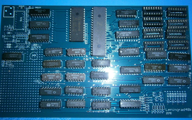 全自动贴标机设备,立式贴标机,标签贴标机